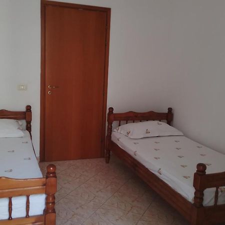 Home Vlorë Esterno foto